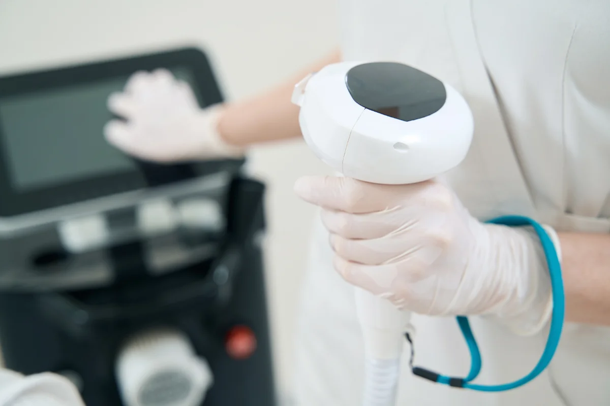 BroadBand Light photorejuvenation handpiece at a Thonotosassa medical spa