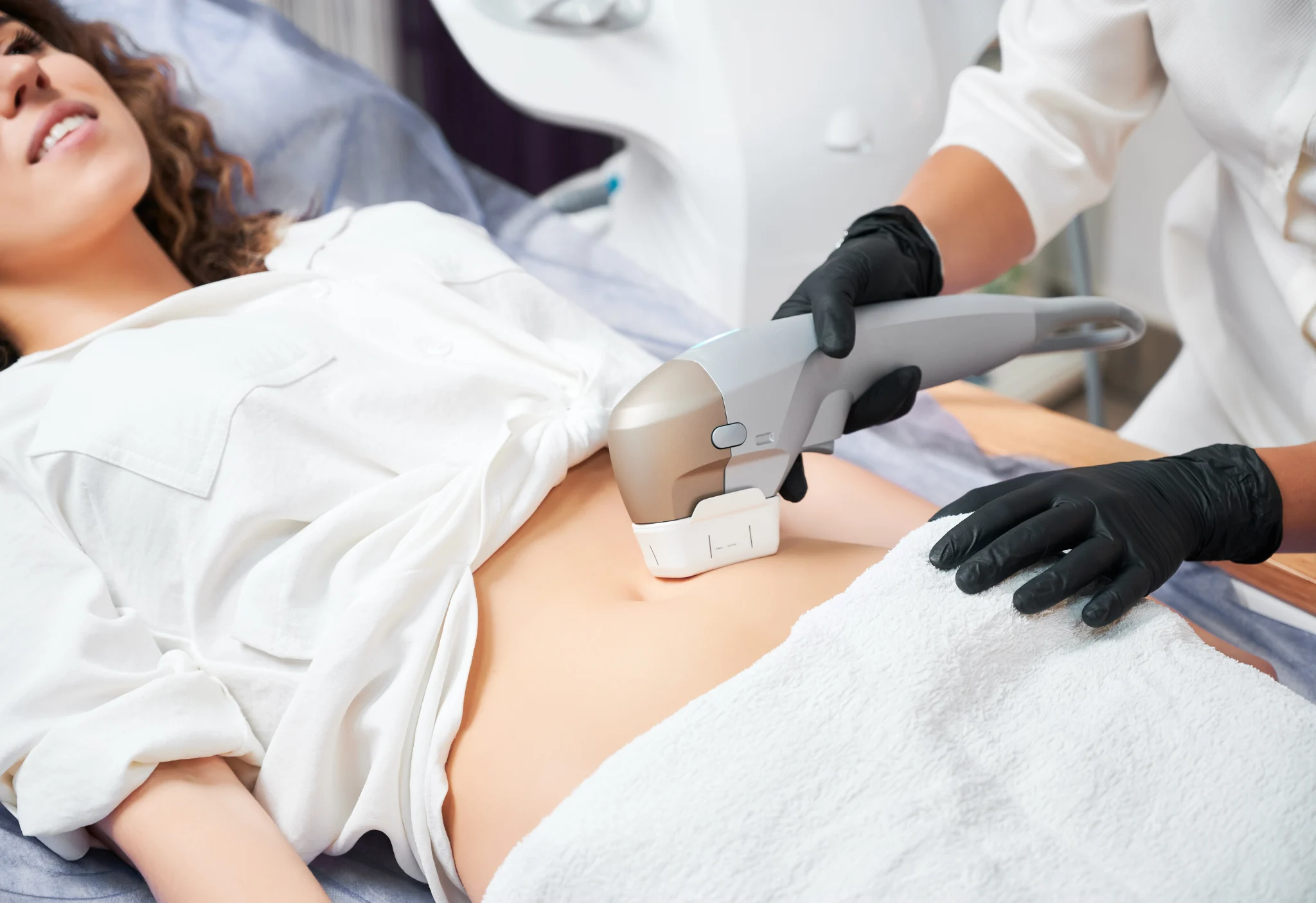Non-surgical body contouring treatment at a Thonotosassa medical spa serving Tampa Bay