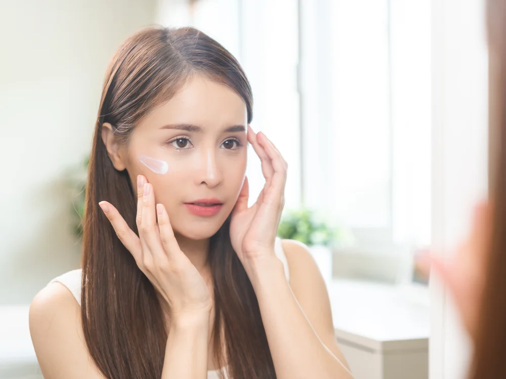 Calm, healthy skin with SPF and simple aftercare after LED light therapy at a Thonotosassa, FL medical spa.