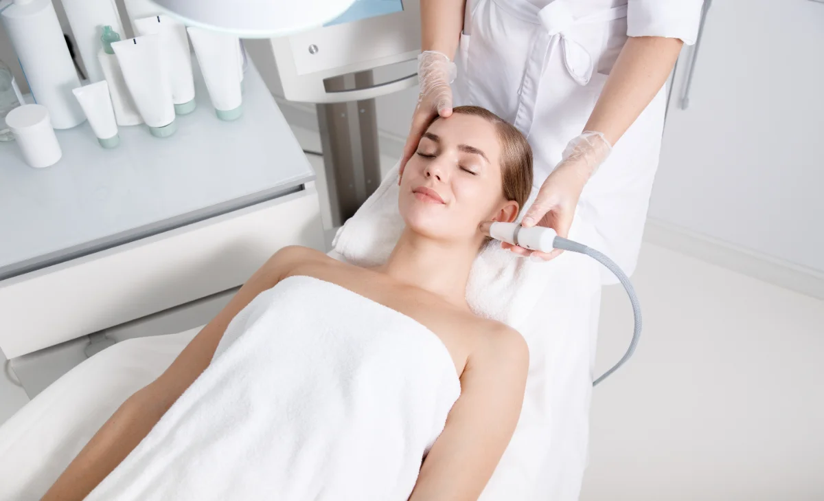 Laser skin rejuvenation treatment on the Motus platform at a Thonotosassa med spa