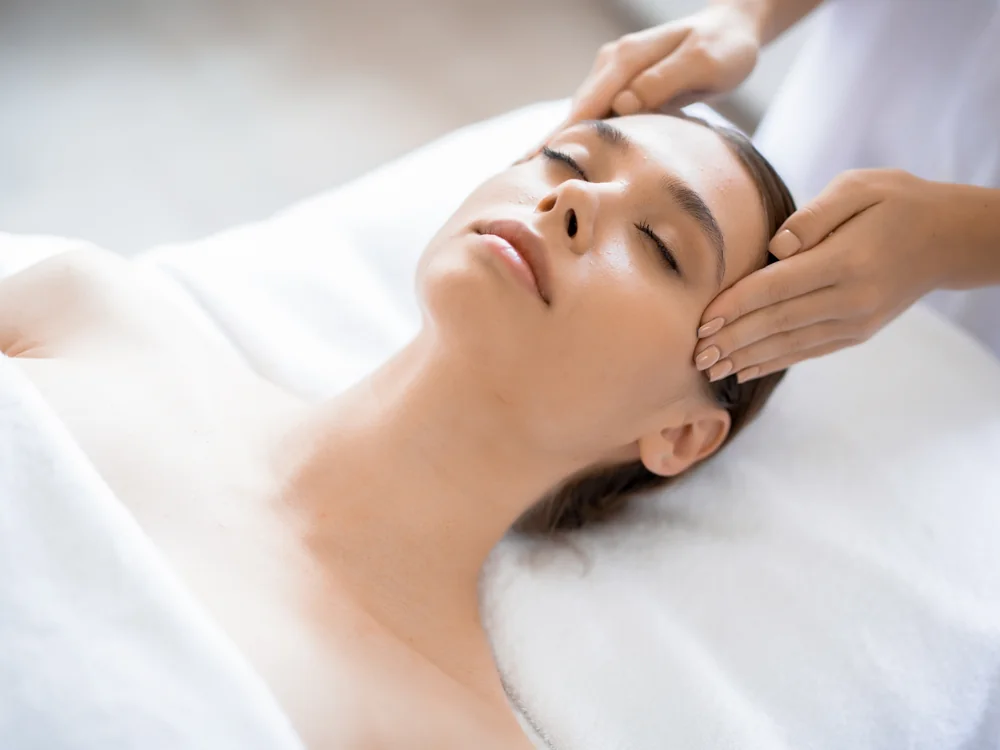 A patient relaxing during a gentle, cooling Oxy2Glo oxygen facial at SpaRx Medical Aesthetics in Thonotosassa, FL.